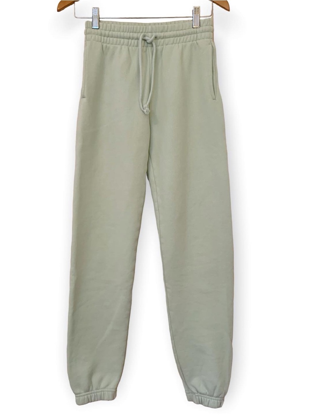 Aritzia TNA Women’s Jogger Pants in soft green colour